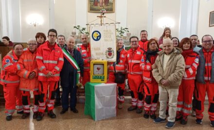 La Croce Gialla di Santa Maria Nuova dona due defibrillatori di nuova generazione alla comunità